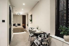 City Centre Apartment Sleeps 2 With Wifi