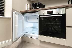 City Centre Apartment Sleeps 2 With Wifi