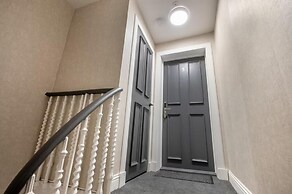 Edinburgh Apartment - Sleeps 2 - Royal Mile Close