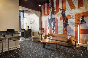 The Courier Hotel