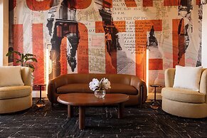The Courier Hotel