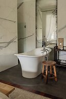 Hinterland House