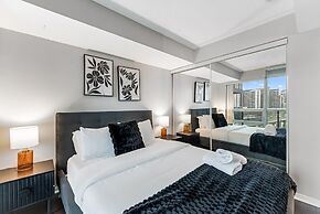 Modern Waterfront Stay