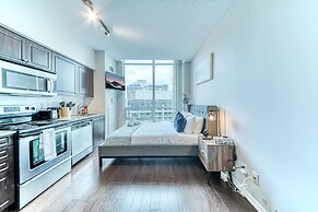 Modern Waterfront Stay