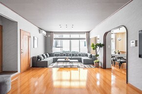 E-US SAKAEDORI HOUSE