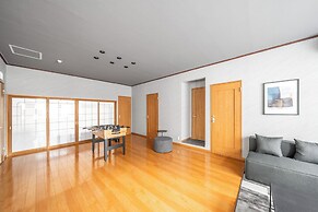 E-US SAKAEDORI HOUSE