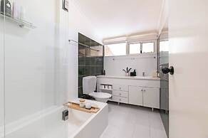 Character & Charm 3BR home - free wine