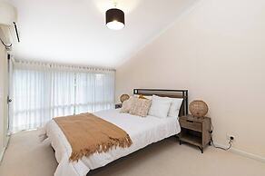 Character & Charm 3BR home - free wine