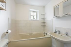 Host and Stay - The Rowton