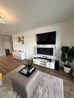 2 bed 2 Bath Waterfront Luxury Apartment
