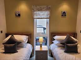 Coed Helen Holiday Park