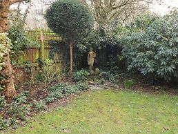 17 Demesne Gardens