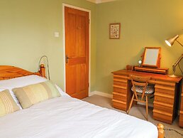 17 Demesne Gardens