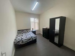 1-bed Apt, Sleeps 4, Old Trafford Nearby