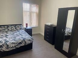 1-bed Apt, Sleeps 4, Old Trafford Nearby