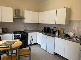 1-bed Apt, Sleeps 4, Old Trafford Nearby
