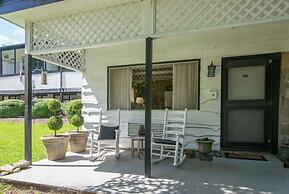 Stone Studio Lakefront Pool Access
