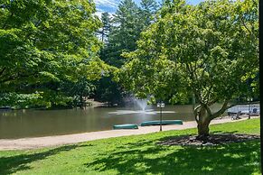 Stone Studio Lakefront Pool Access