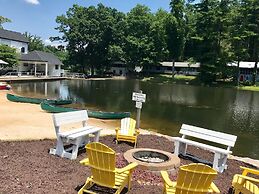 Stone Studio Lakefront Pool Access
