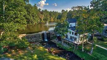 Stone Studio Lakefront Pool Access