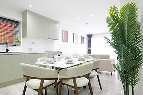 The Wembley Chic Retreat 3 Bed Flat