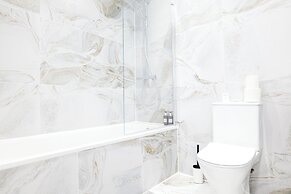 The Wembley Chic Retreat 3 Bed Flat