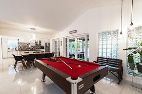 Aruba Villa Mini Golf Pool Fire Pit