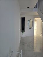 Glams Beautiful Luxury Home