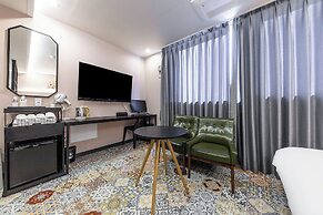 Brown Dot Hotel Jinjuseong