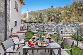 Toscolano Olive House