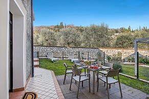 Toscolano Olive House