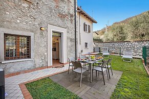 Toscolano Olive House