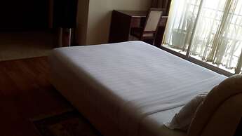 Impress Hotel