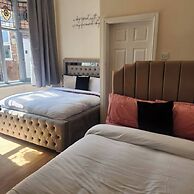 Glams Victoria Apartment