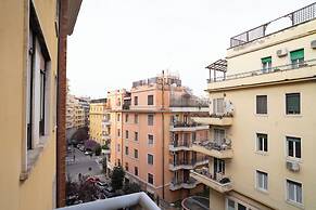 Moderno bilocale a 10 min dal Colosseo