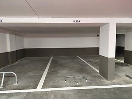 Luxury Apartment With Pool & Parking