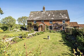 Cutbush Farmhouse