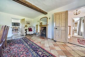Cutbush Farmhouse