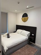 Heathrow Airport - Apt - Stay 3 - Great Location