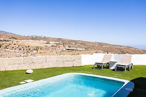 Oasis Tenerife Studio 2