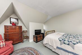 Moon River Bed and Breakfast