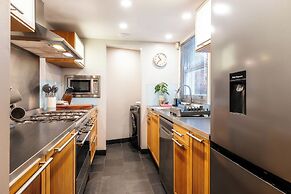 Stunning 2BD Townhouse in Cheltenham