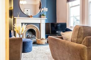 Stunning 2BD Townhouse in Cheltenham