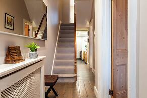 Stunning 2BD Townhouse in Cheltenham