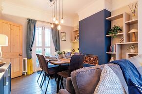 Stunning 2BD Townhouse in Cheltenham