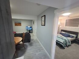Luxurious Home Away From Home With AC