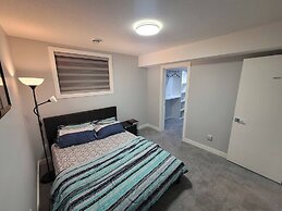 Luxurious Home Away From Home With AC