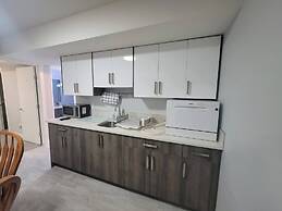 Luxurious Home Away From Home With AC