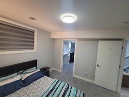 Luxurious Home Away From Home With AC