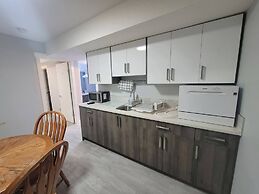 Luxurious Home Away From Home With AC